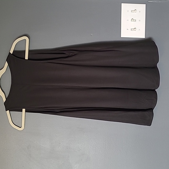 Black Flowy Tank - Picture 4 of 5